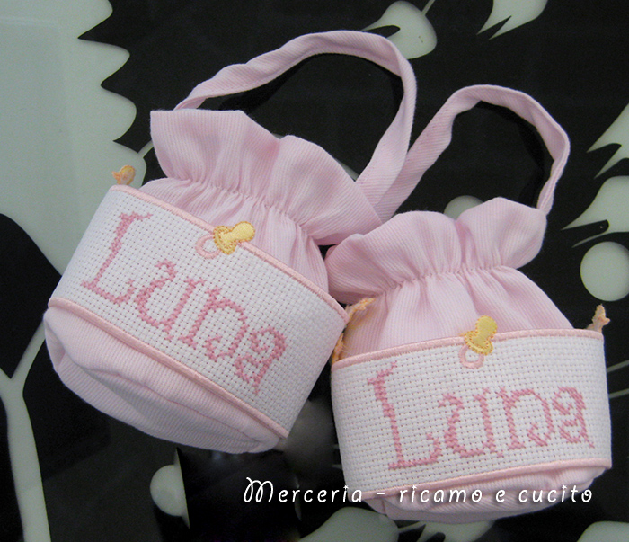 Cuscino con iniziale, copertina album foto, sacchetto nascita e porta ciuccio per Luna