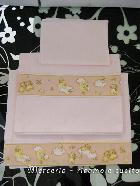 Set lenzuolino, copripiumino e sacchetto nascita con orsetti