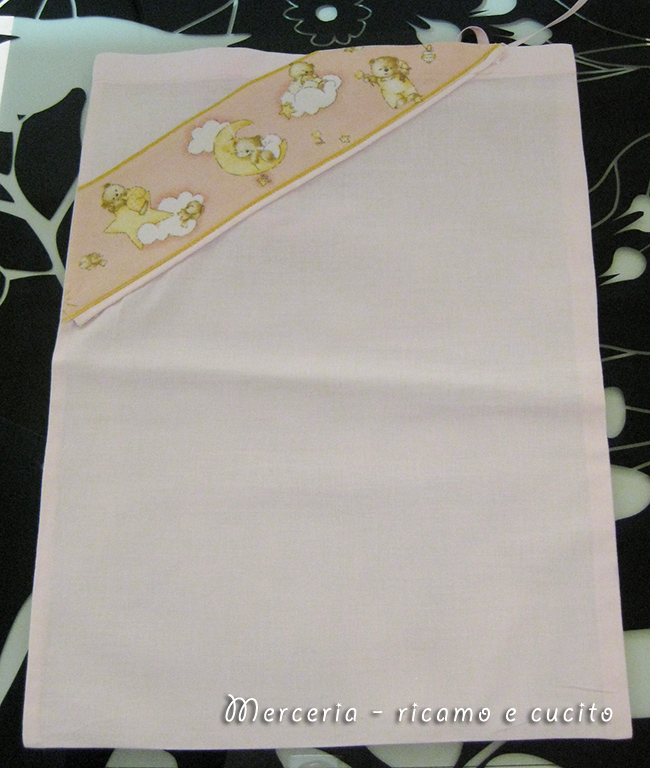 Set lenzuolino, copripiumino e sacchetto nascita con orsetti