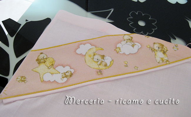 Set lenzuolino, copripiumino e sacchetto nascita con orsetti