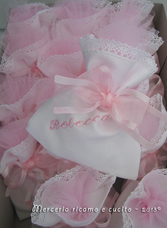 Sacchettini bomboniere portaconfetti bianchi per Rebecca