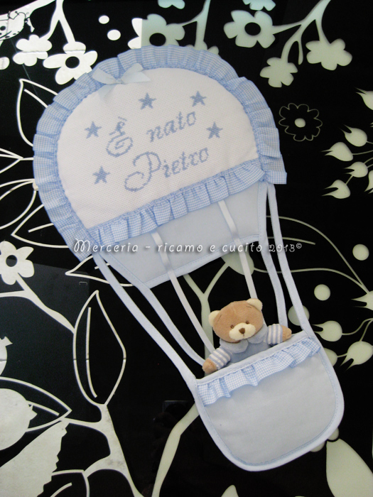 Fiocco nascita mongolfiera celeste "E' nato Pietro"