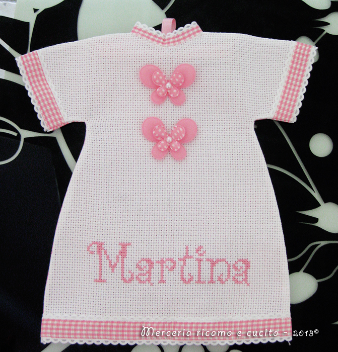 Sacchettini bomboniere, scacchetto nascita farfalla e maglietta auto per Martina