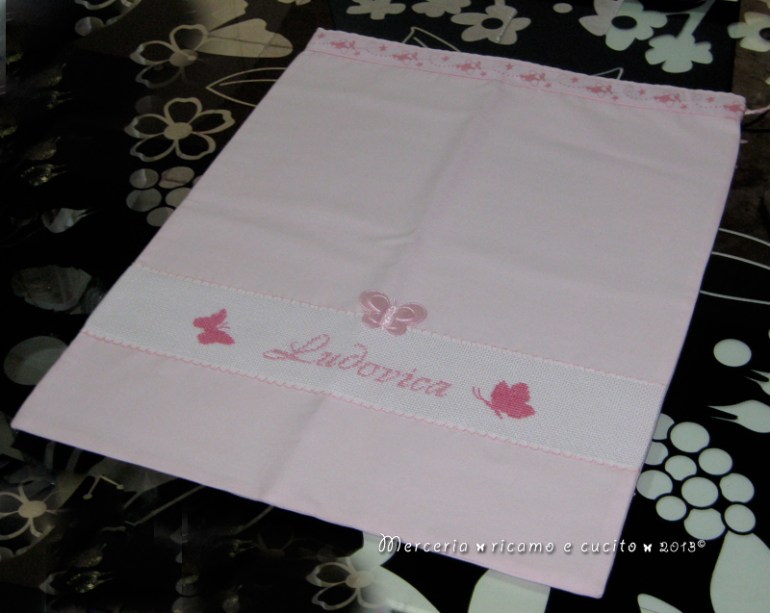 Sacchetto farfalla nascita e asilo per Ludovica