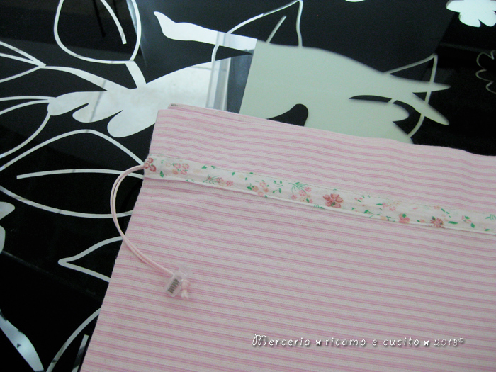 Sacchetto nascita rigato e fiocco nascita mongolfiera per Matilde