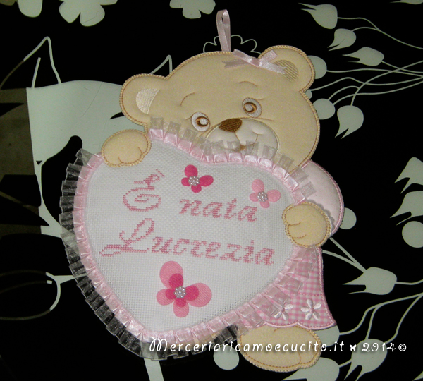 Sacchetto nascita elegante e fiocco nascita orsetto con cuore rosa per Lucrezia