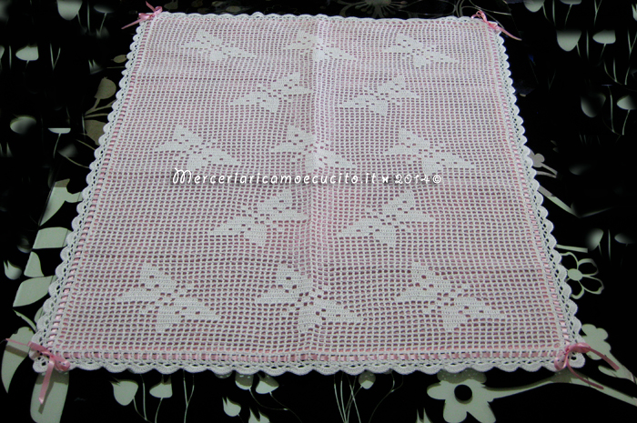 Copertine con farfalle e angioletto in cotone all'uncinetto