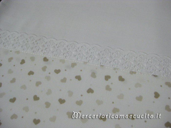 Set lenzuolino con cuori panna in cotone