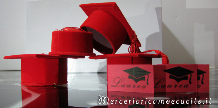 Bomboniera portaconfetti a forma di tocco per Laurea