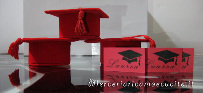 Bomboniera portaconfetti a forma di tocco per Laurea