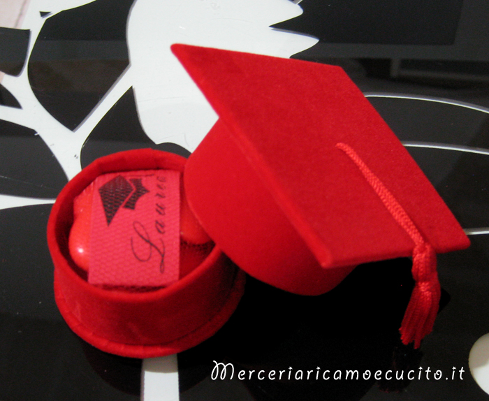 Bomboniera portaconfetti a forma di tocco per Laurea