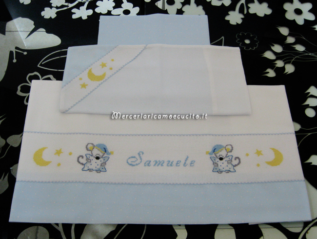 Set corredino per nascita - Copertina, lenzuolino, accappatoio, bavetta e fiocco nascita per Samuele