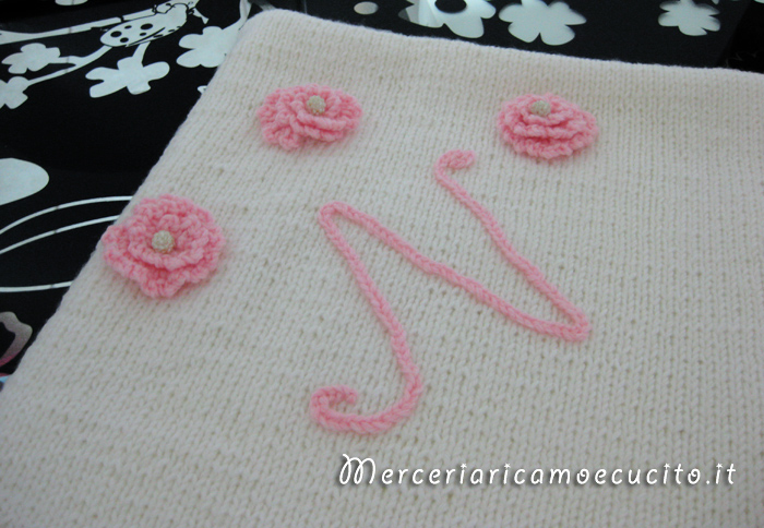 Copertina in lana per neonato con iniziale per Noemi