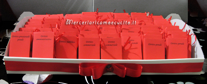 Bomboniera portaconfetti a forma di libro con esami Laurea in giurisprudenza per Anastasia