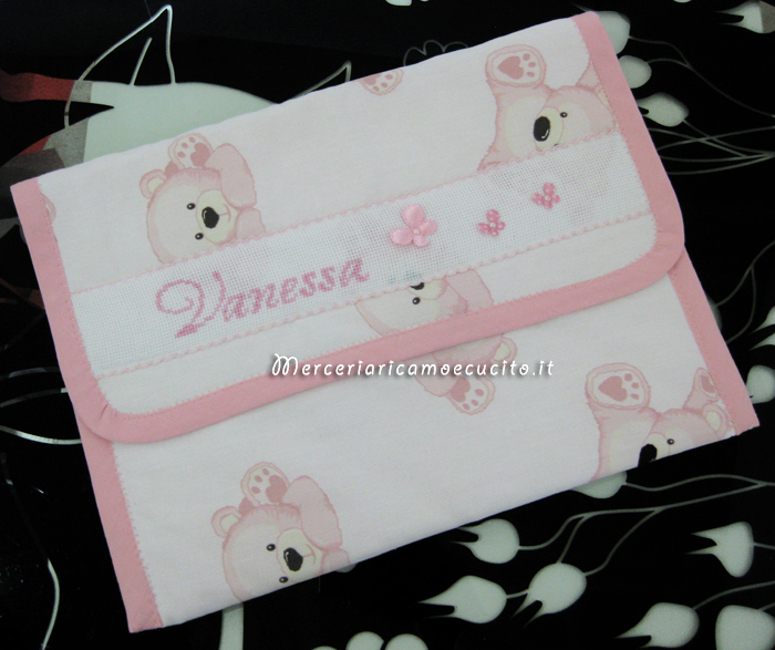 Set corredino per nascita - Coperina, accappatoio, buste e bavette per Vanessa