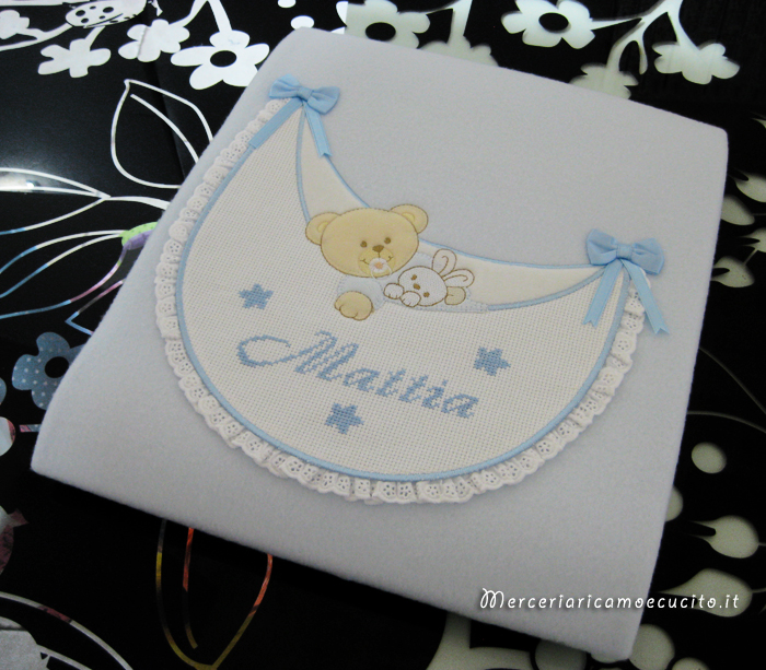 Fiocco nascita palloncino, copertina con amaca e borsa beauty per Mattia