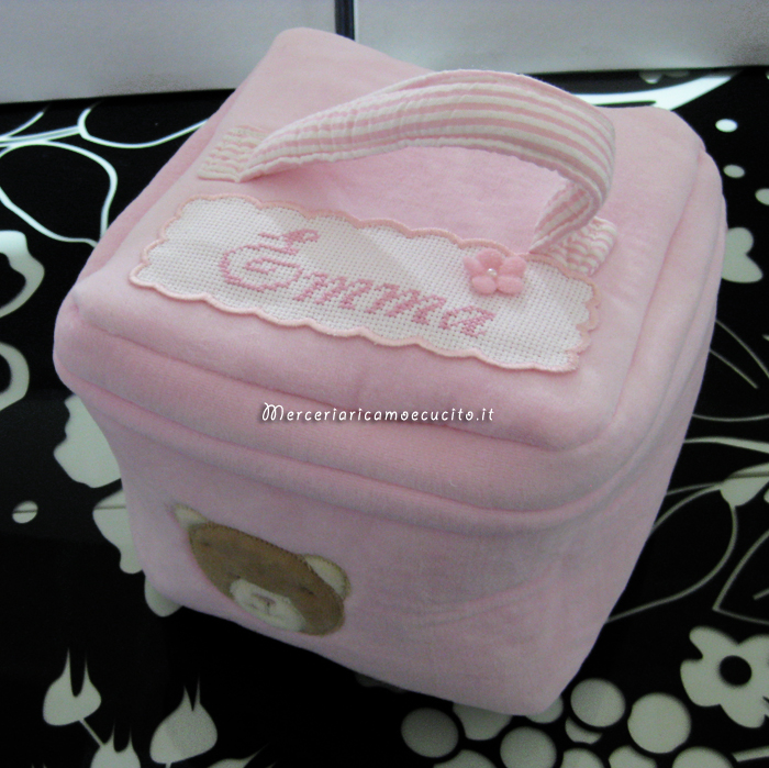 Fiocco nascita, beauty con orsetto e bavetta per Emma