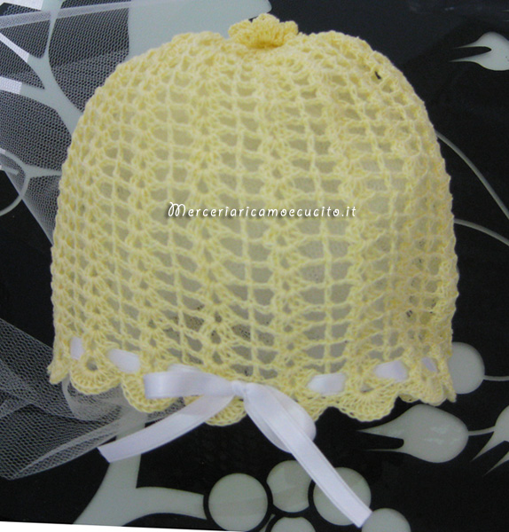 Cuffia cappello bianca e gialla all’uncinetto per neonato