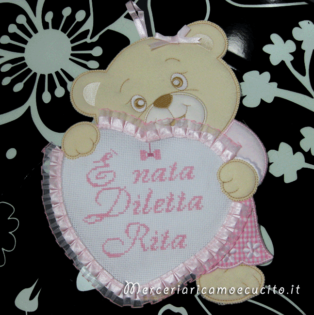 Sacchetto nascita asilo con rose lilla e fiocco nascita orsetto con cuore per Diletta