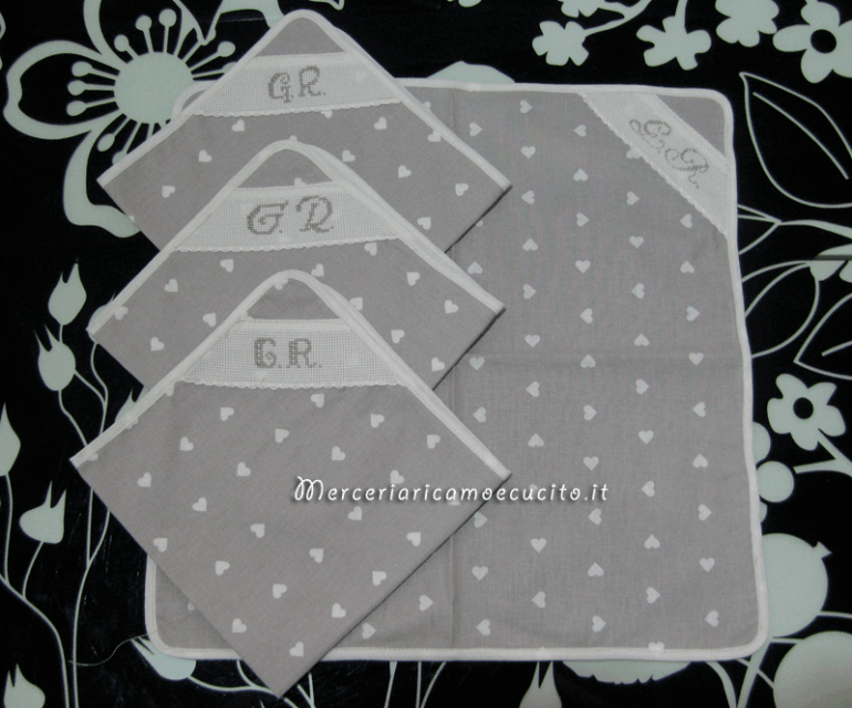 Tovaglioli in tessuto di cotone fantasia con cuori per "Ginevra R."