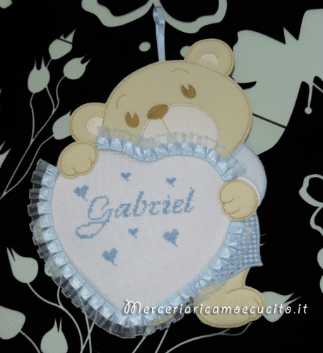 Fiocco nascita orsetto con cuore celeste per Gabriel