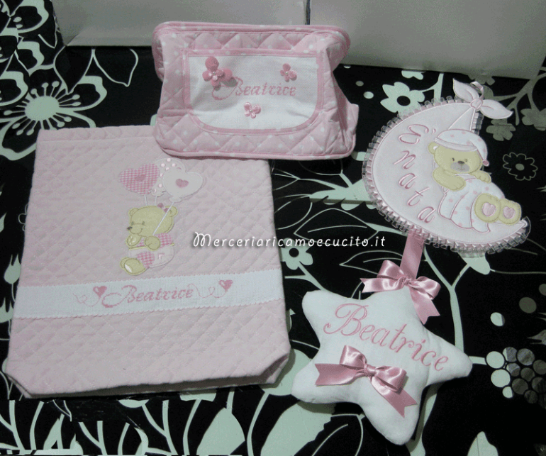 Set-per-nascita---Sacchetto trapunato beauty pois e fiocco nascita saccco è nata per Beatrice