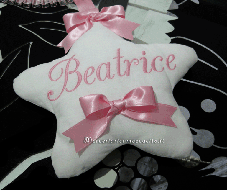 Set-per-nascita---Sacchetto trapunato beauty pois e fiocco nascita saccco è nata per Beatrice