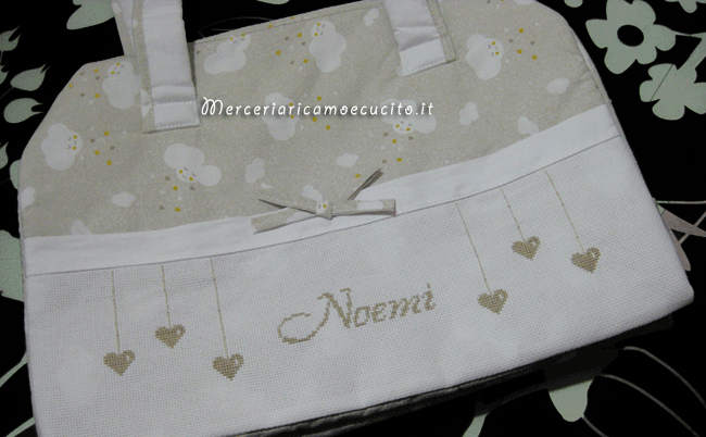Borsa mamma fantasia con nuvole per Noemi