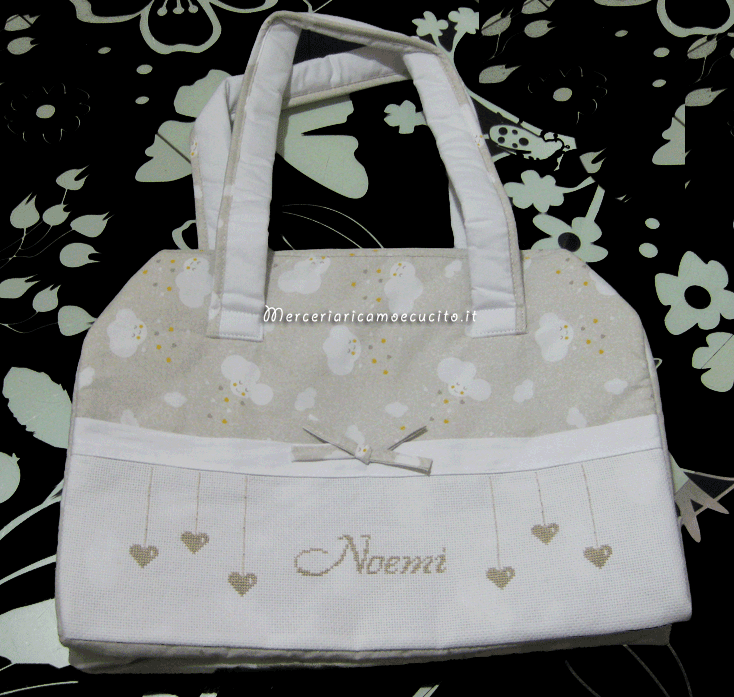 Borsa mamma fantasia con nuvole per Noemi