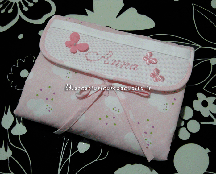 Set per nascita - Beauty, bustina coprifasciatoio, porta nineron e ciuccio fantasia con nuvole per Anna