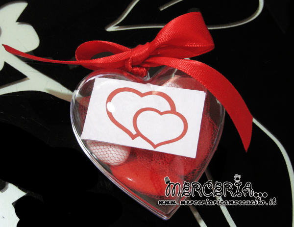 Bomboniera portaconfetti in cuore plexiglass rosso
