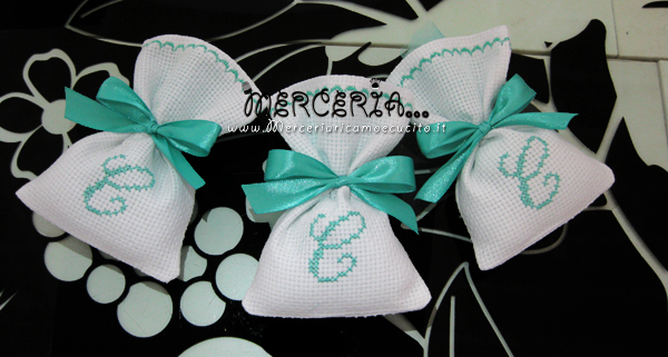 Sacchetti Per Confetti In Cotone Verde Acqua Con Pois Bianchi (10x7 Cm) Con Nastrino - Bomboniere Fai Da Te Per Matrimonio E Battesimo