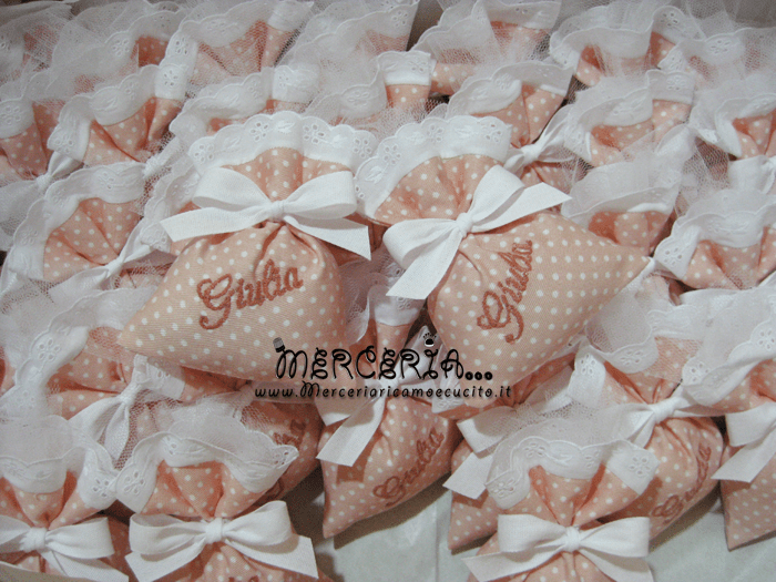 Sacchettini bomboniere portaconfetti rosa pois per Giulia