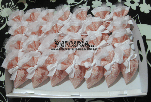 Sacchettini bomboniere portaconfetti rosa pois per Giulia