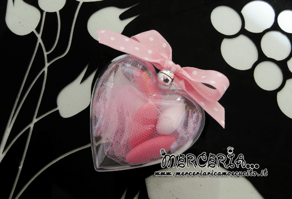 Bomboniera portaconfetti in plexiglass a forma di cuore rosa