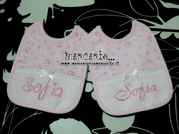Busta portaogetti trapuntata e bavette per Sofia