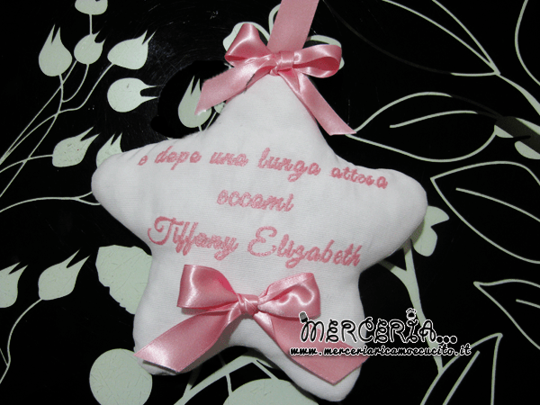 Fiocco nascita rosa con palloncini “È nata una bimba” e cestino con orsetto per "Tiffany Elizabeth"