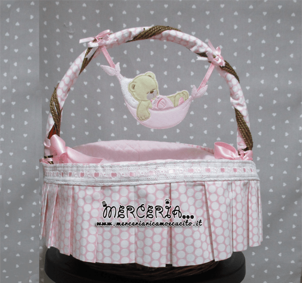 Cestino nascita con orsetto su amaca