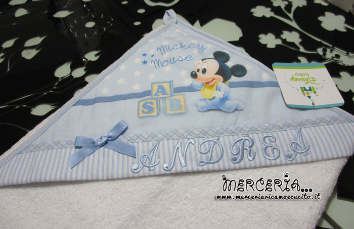 Accappatoio triangolo topolino per Andrea