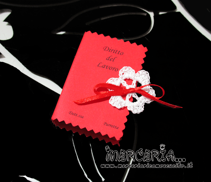 Bomboniera portaconfetti a forma di libro con esami laurea in giurisprudenza per la Dott.ssa Parretta