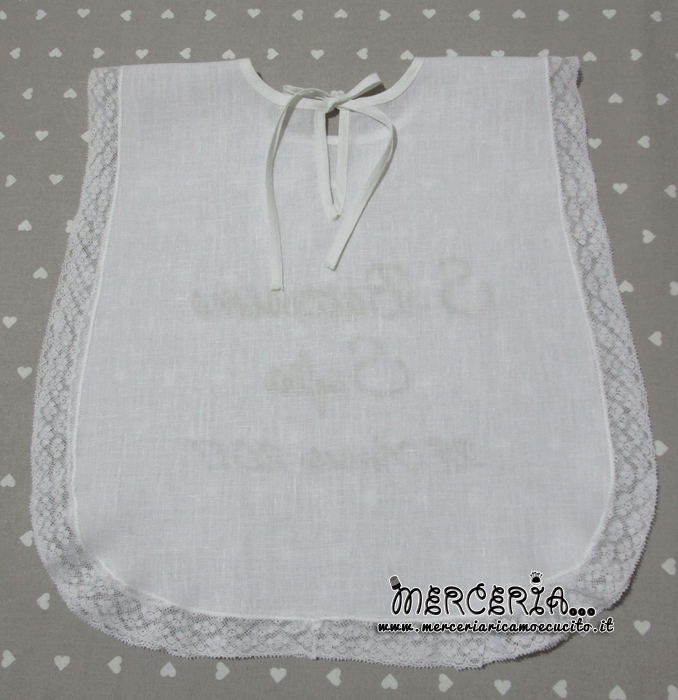 Camicina bavaglino e asciugamano battesimo in lino con valenciennes per Sofia