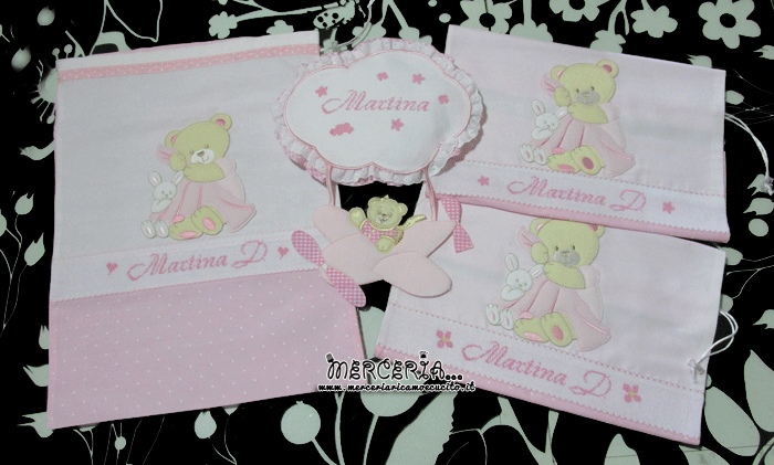 Fiocco nascita aeroplano rosa e sacchetti nascita e asilo con orsetto per Martina