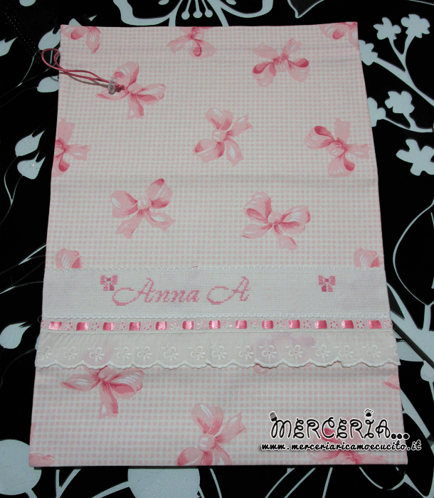 Sacchetti nascita e asilo e camicina per Anna