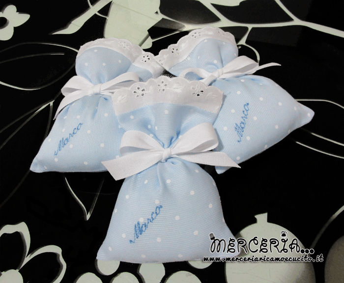 Sacchettini bomboniera portaconfetti celeste pois per Marco