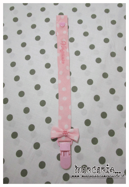 Set nascita - Accappatoio, bavette prima misura, maglietta auto bimbo a bordo e clip portaciuccio per Virginia