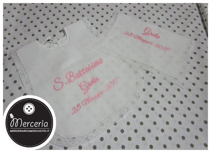 Camicina bavaglino e asciugamano battesimo in lino con valenciennes per Greta