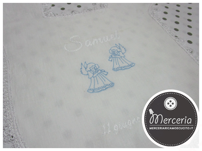 Bavaglino in lino con angioletti per Samuel