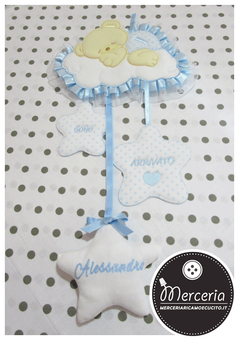 Fiocco nascita celeste orso su nuvola "Sono arrivato" per Alessandro