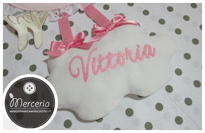 Fiocco nascita cicogna rosa "È nata" con nuvola per Vittoria