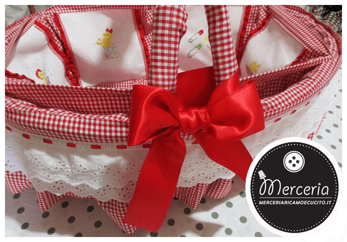 Cestino nascita quadrettato rosso con paperette